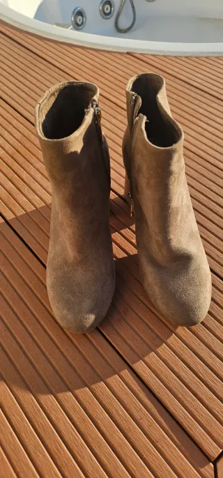 Botines tacón mujer marrón y dorado