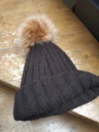 Cappellino Airoldi con pon pon