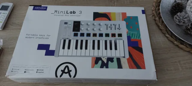 Controlador MIDI Arturia MiniLab 3 Blanco