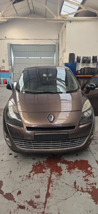 Renault Grand Scenic 2015