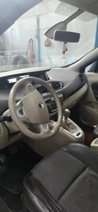 Renault Grand Scenic 2015