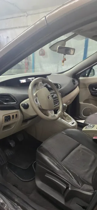 Renault Grand Scenic 2015