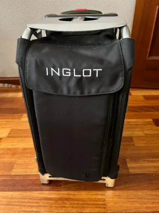 Maletín de maquillaje INGLOT negro/plateado