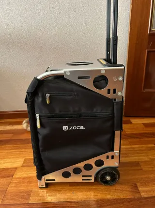 Maletín de maquillaje INGLOT negro/plateado