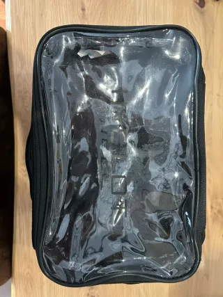 Maletín de maquillaje INGLOT negro/plateado