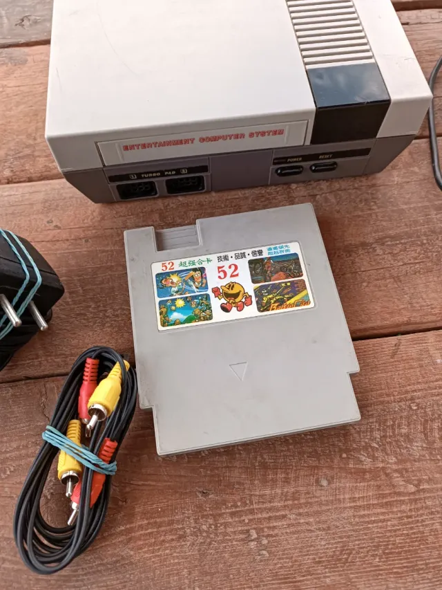 Consola Clónica NES 8-bit Gris/Blanca