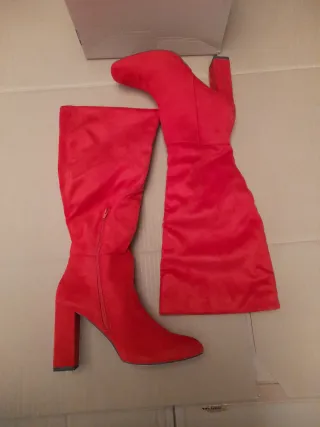 Botas altas rojas