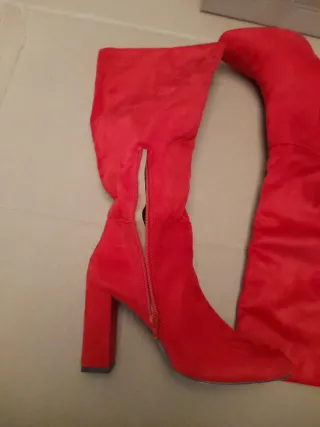 Botas altas rojas
