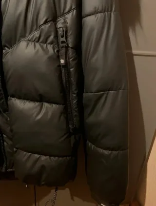 Abrigo Zara Negro con Capucha y Pelo