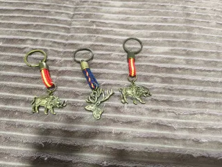 Llaveros de animales (jabalí y ciervo)