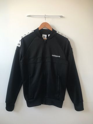 Chaqueta Adidas negra Talla S cremallera