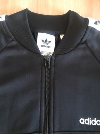 Chaqueta Adidas negra Talla S cremallera