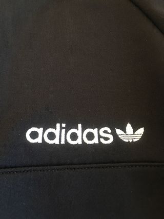 Chaqueta Adidas negra Talla S cremallera
