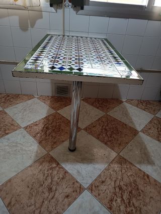 Mesa cerámica azulejos metal