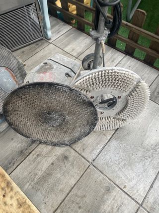 MAQUINAS DE LIMPIEZA DE SUELOS Y ABRILLANTADORA