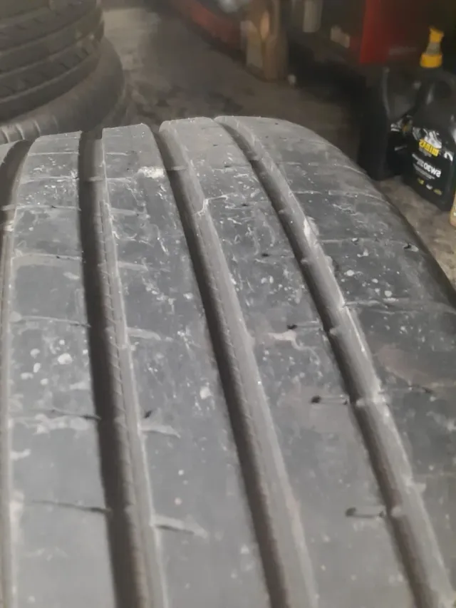 Neumático Goodyear 225/40 R19 93V