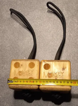 Coppia prese Obstacle Race Monkey Cage