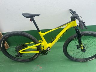 Bicicleta Montaña Scott Amarilla spark