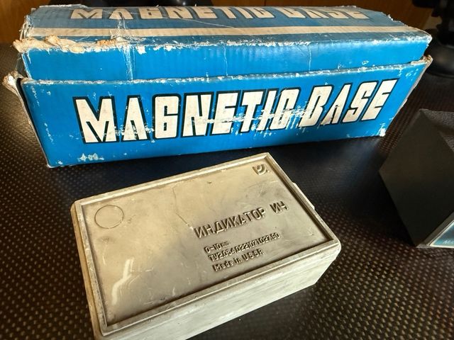 Base magnética con reloj comparador