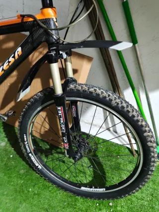 Bicicleta de Montaña Razesa Naranja de Carbono