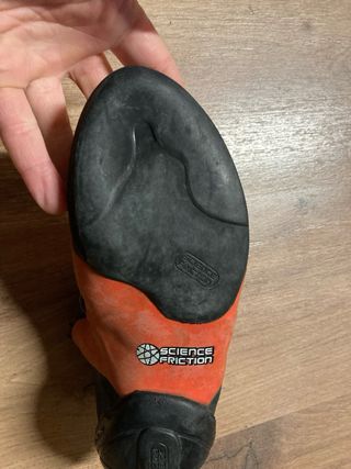 Pies de Gato Mad Rock Negro/Naranja