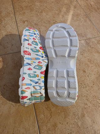Zuecos con estampados enfermeria