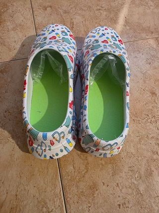 Zuecos con estampados enfermeria