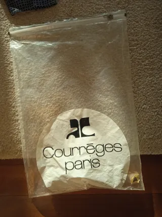 Courrèges auténtica Mujer Beige.