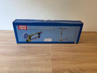 Patinete infantil azul y plateado