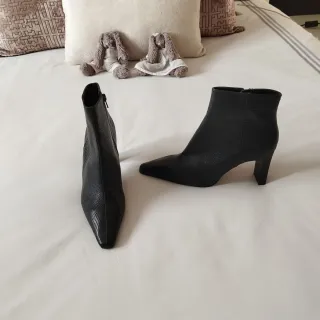 Botines negros tacón serpiente