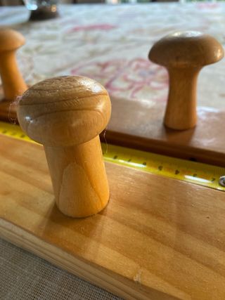 Colgador de madera Rozenbal 3 ganchos y otro de 2.