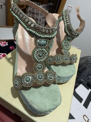 Sandalias cuña verde y doradas