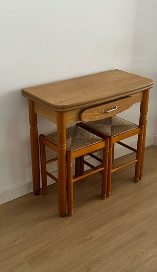 Mesa extensible con 2 sillas