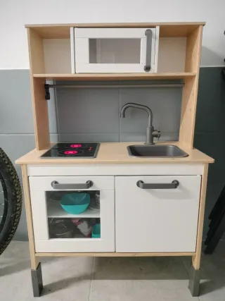 Cocinita de madera para niños