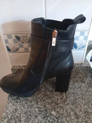 Botín tacón negro talla 41