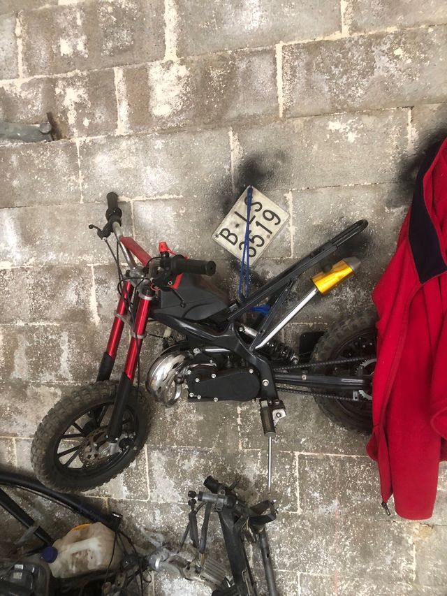 Moto infantil una funciona y la otra para piezas