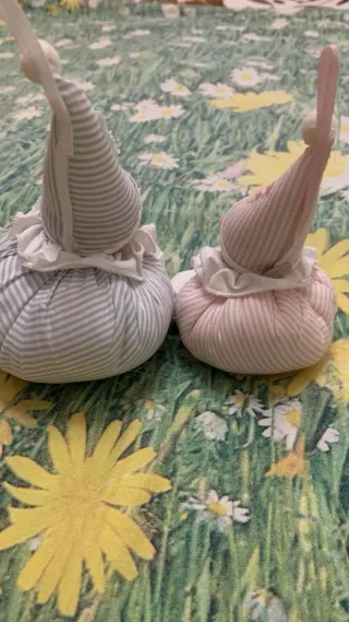 Set 2 bamboline con cappello a cono