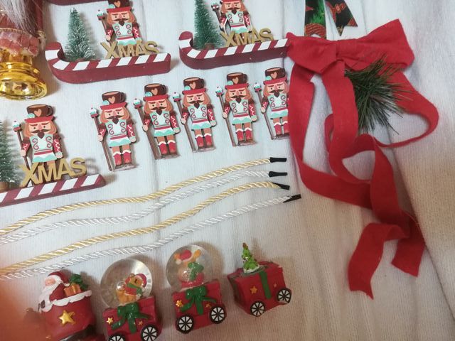 Vari addobbi natalizi