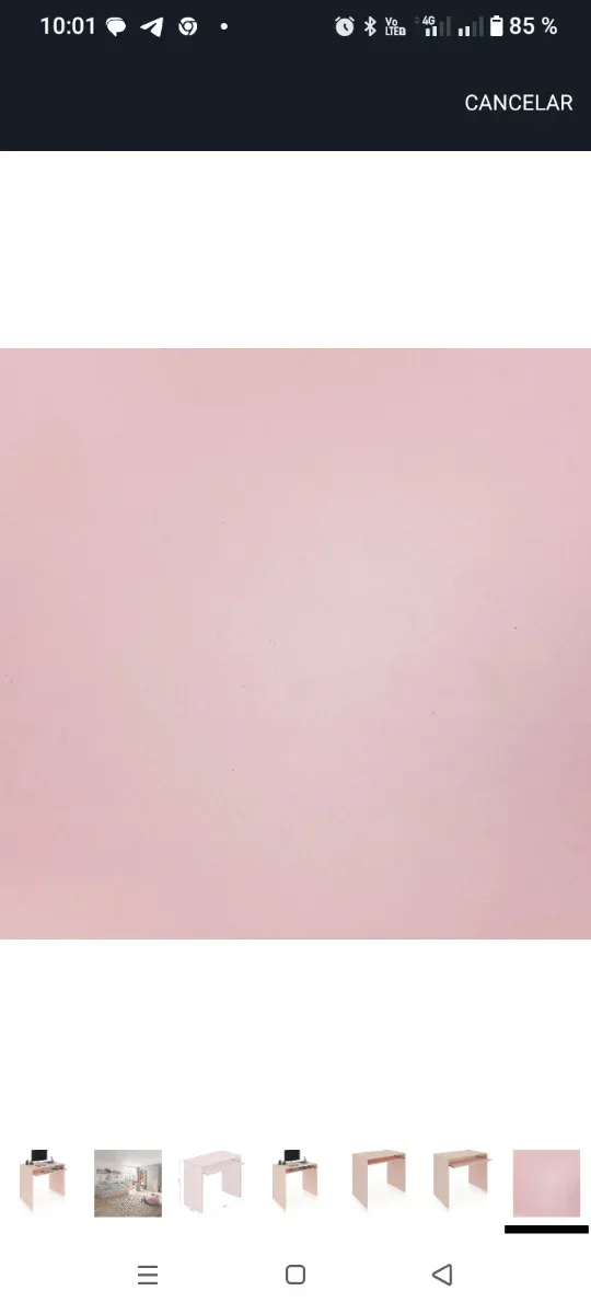 Tavolo per computer rosa