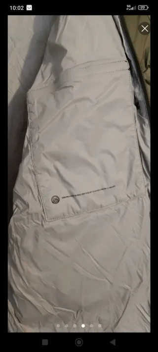 Abrigo Bimba y Lola verde plumón oversize.