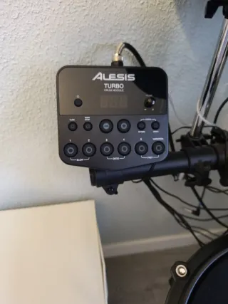 Batería Electrónica Alesis
