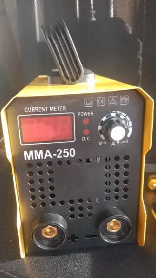 Máquina de soldar ADM