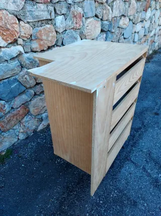 Cajonera de madera con 4  cajones,  64 x 59 d fond