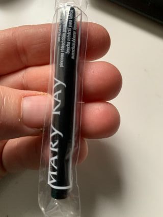 Pincel retráctil Mary Kay negro