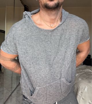 Felpa corta con cappuccio grigia taglia M