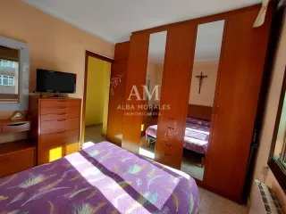 Se vende piso con ascensor y balcón