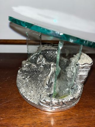 Presepe artistico con figure e piano in vetro