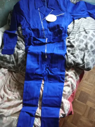 Mono de trabajo azul