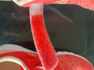 Zapatillas deportivas rosas con cordones