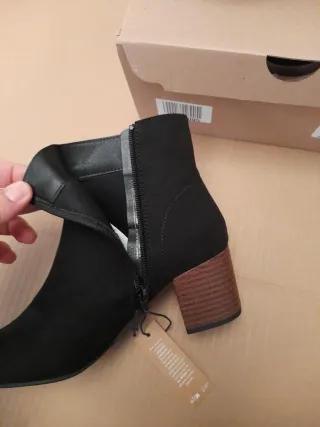 Botines negros tacón madera